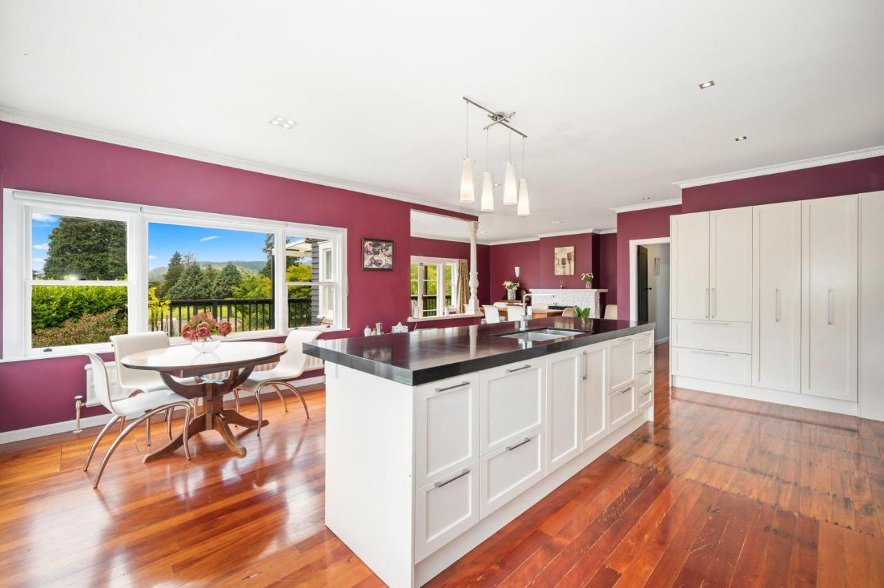 Springfield Rise Lodge - Rotorua Holiday Home Екстер'єр фото