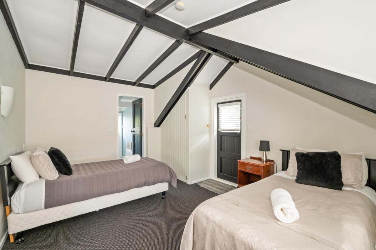 Springfield Rise Lodge - Rotorua Holiday Home Екстер'єр фото
