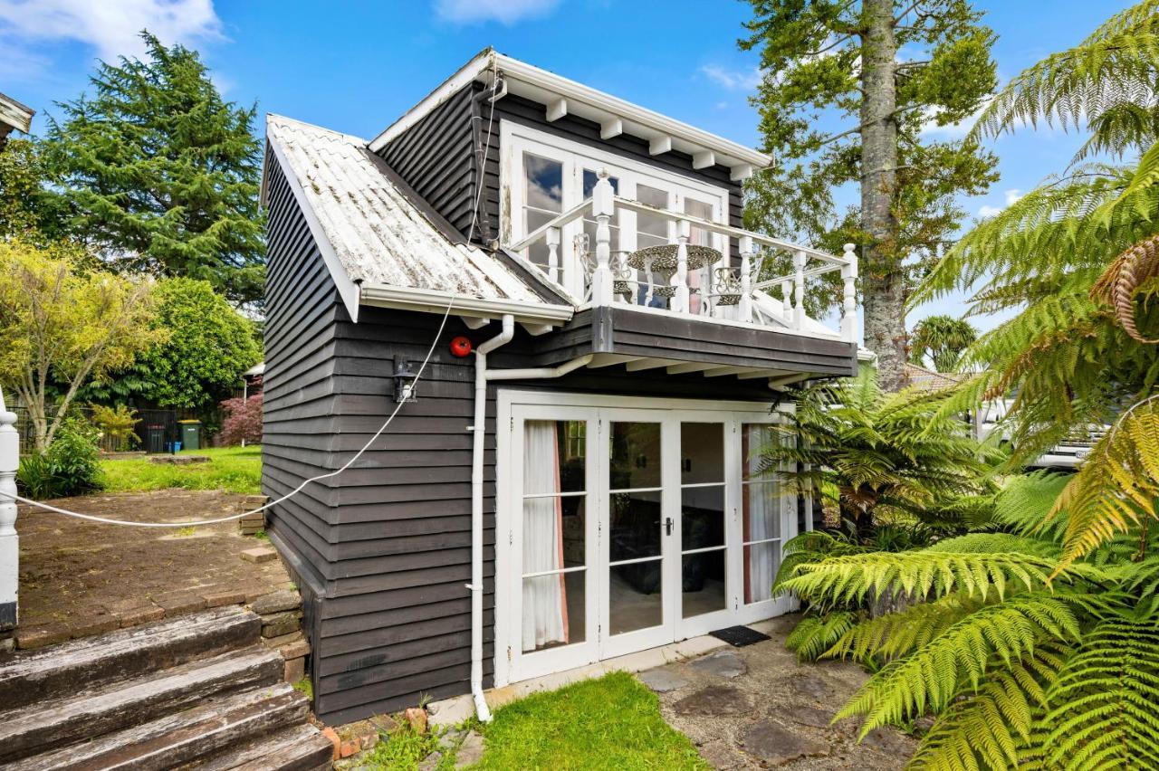 Springfield Rise Lodge - Rotorua Holiday Home Екстер'єр фото