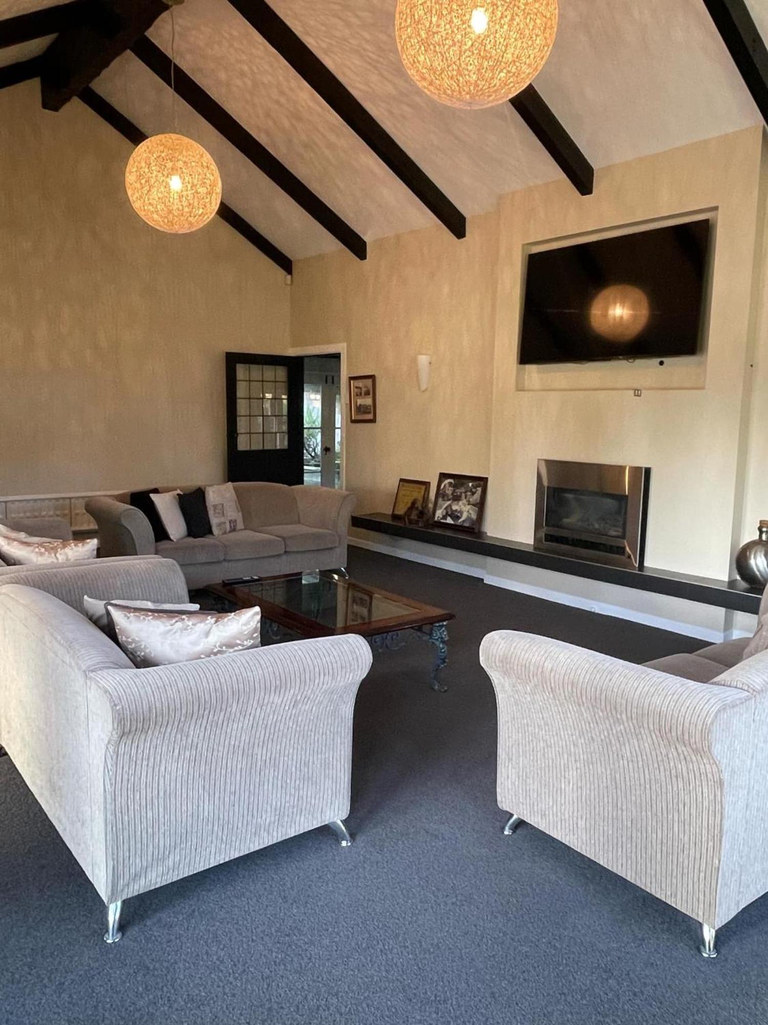 Springfield Rise Lodge - Rotorua Holiday Home Екстер'єр фото