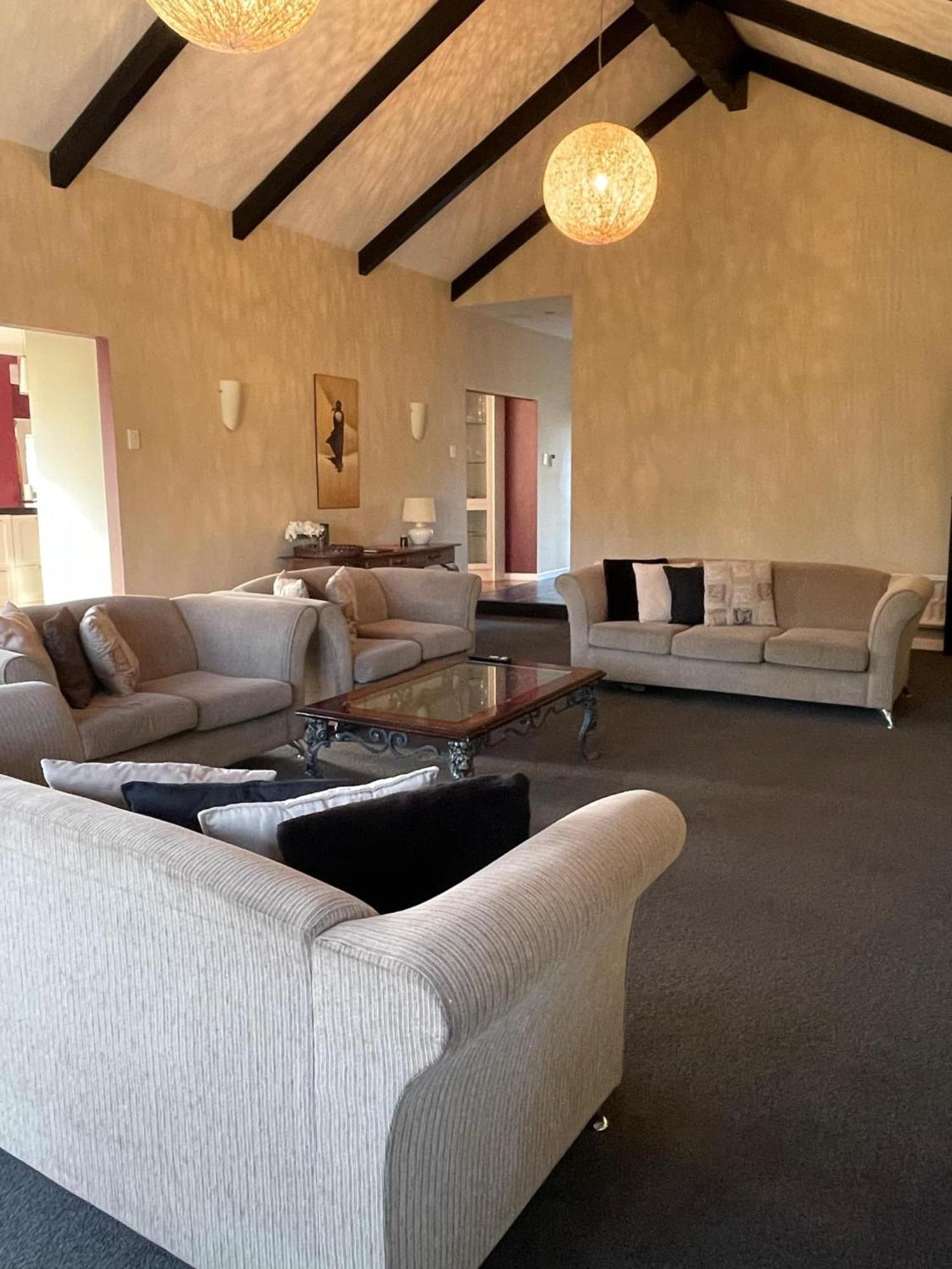 Springfield Rise Lodge - Rotorua Holiday Home Екстер'єр фото